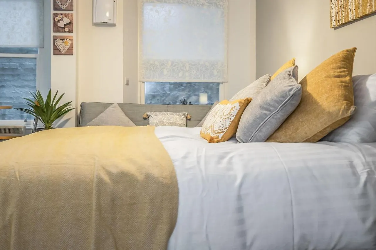 Spacious & Cosy Studio Flat In The Heart Of Edinburgh City Centre 0*,  Storbritannien